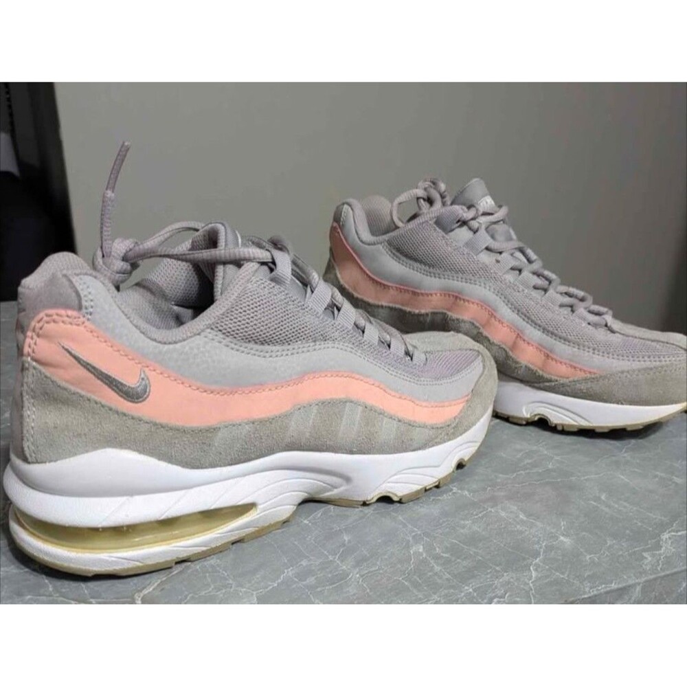Size 6y Girls Pink & Grey Nike Air Max 95 Atmosphere. Fits A Size 7.5 In Women's - Picture 4 of 8